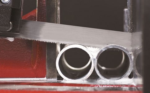 汉中锯切金属材料时出现卡带锯条原因以及处理方法？